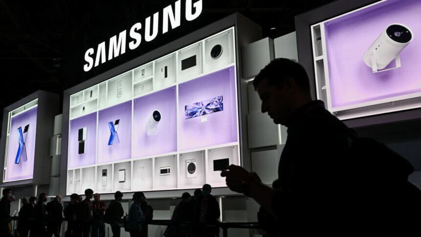 The grim PC and smartphone market pushed Samsung to its lowest quarterly profit since 2014